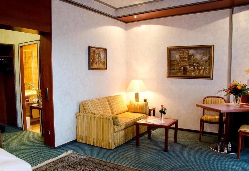 Arotel Best Living Nuernberg Bagian luar foto