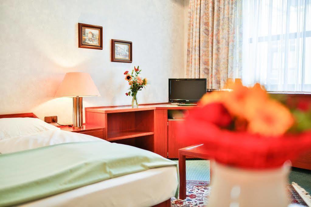 Arotel Best Living Nuernberg Bagian luar foto